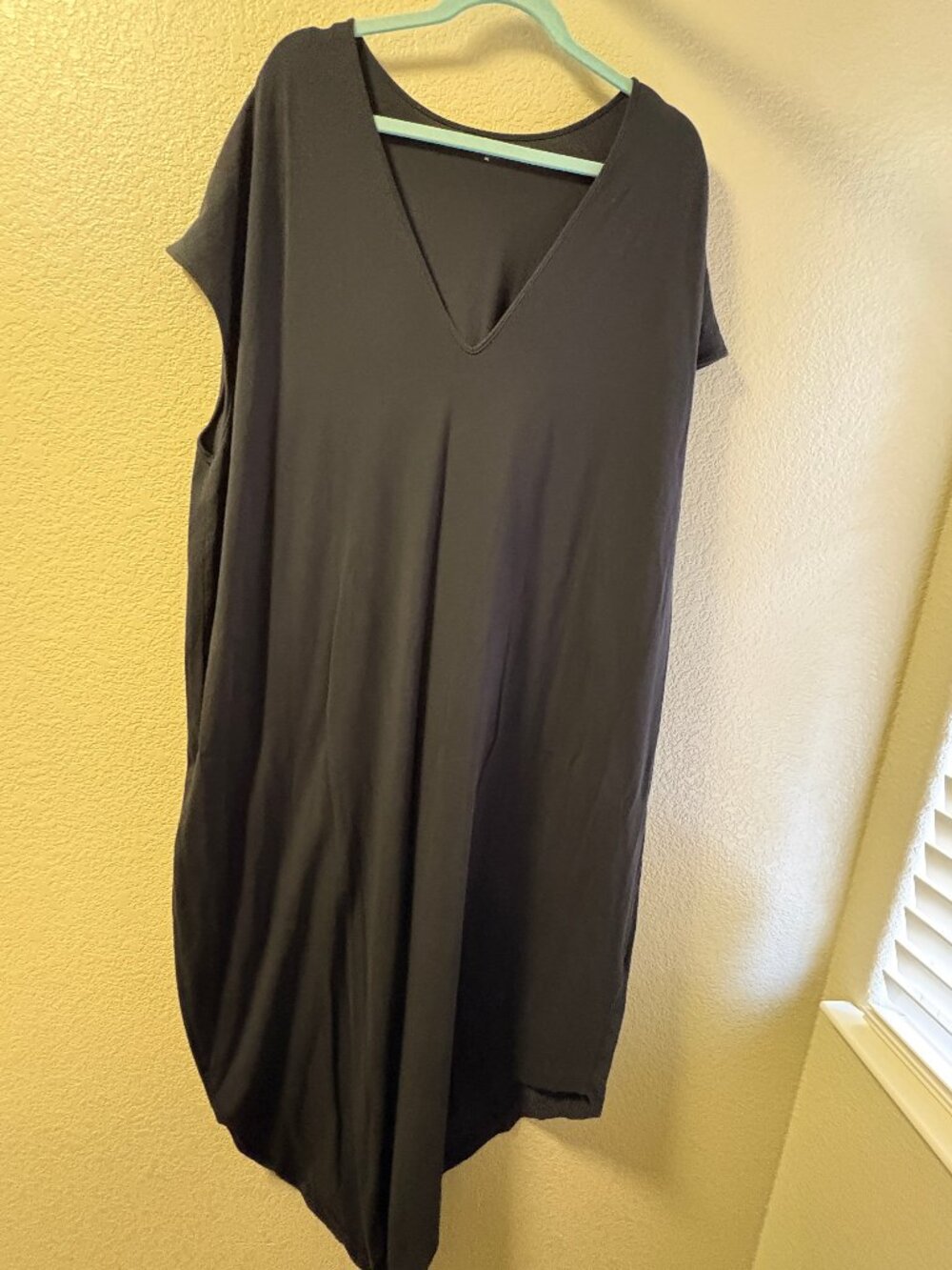Universal Standard V-neck t-shirt dress Geneva in Black XL